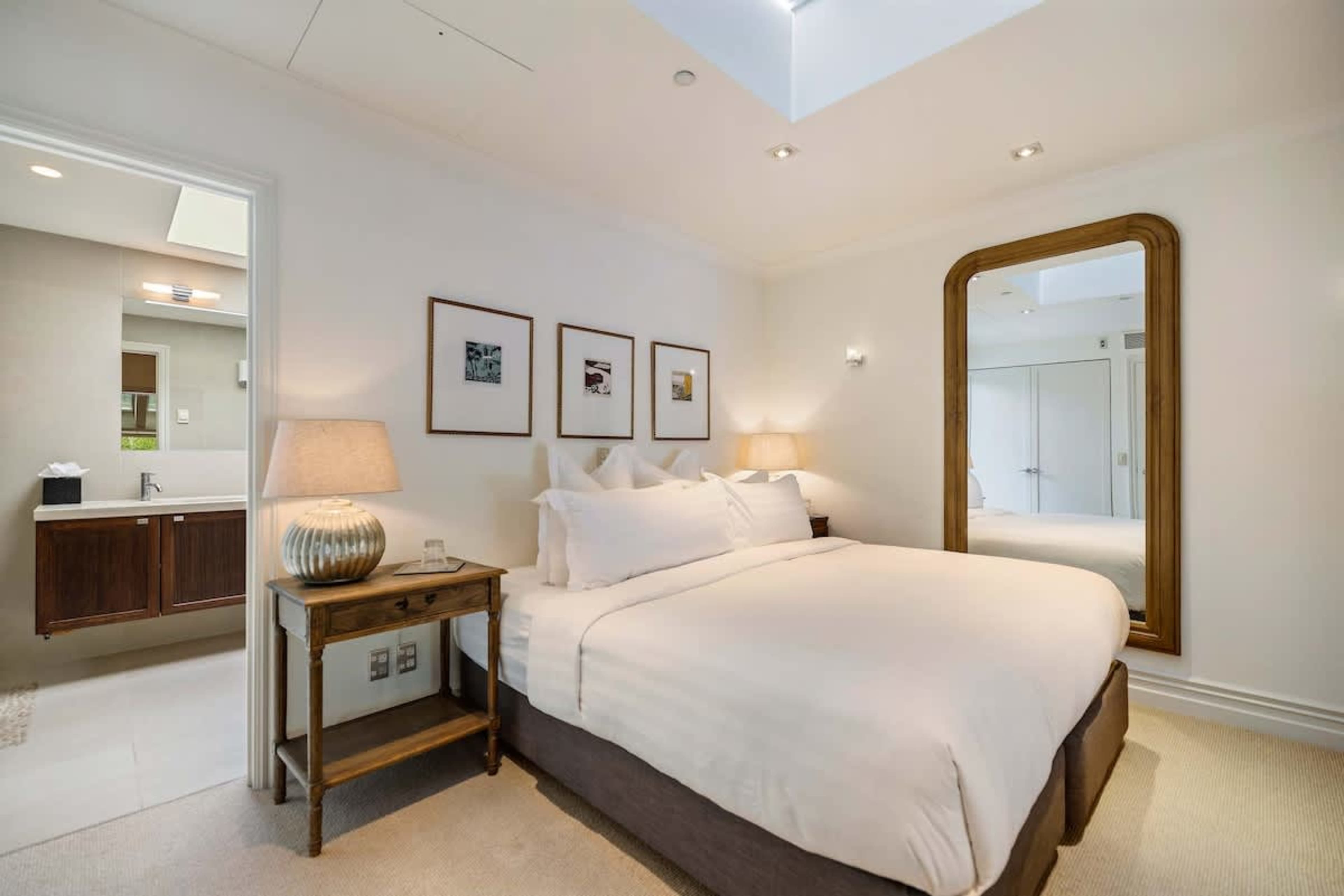 Wake Up to Comfort & Style – A king-size haven with premium linen, soft lighting, and blackout blinds to ensure a deep, uninterrupted sleep.