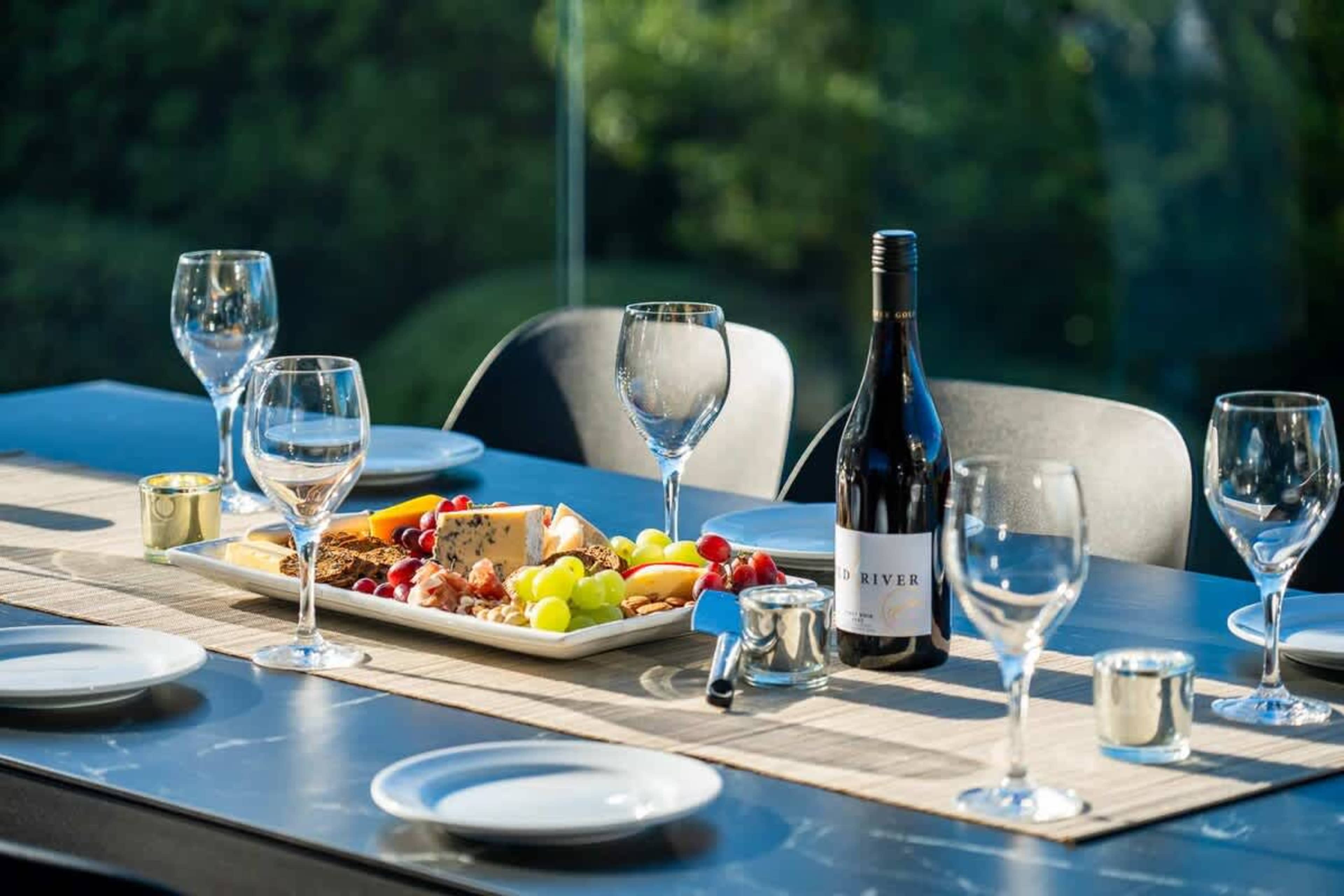 Step onto the deck to enjoy breathtaking lake and mountain views while cooking on the state-of-the-art BBQ. This outdoor space is perfect for relaxing and entertaining in the heart of Queenstown’s stunning landscape.