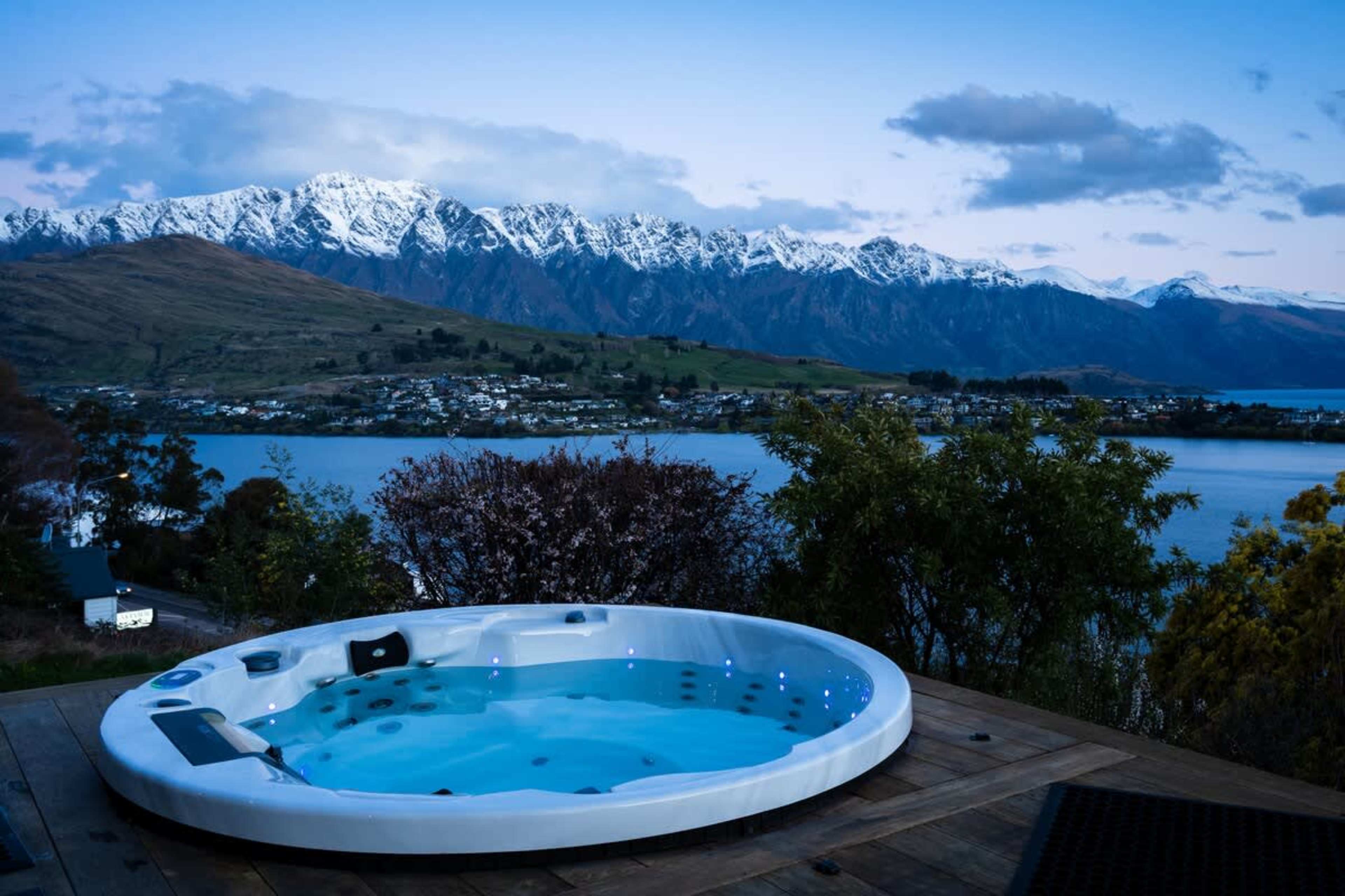 Earnslaw Terrace Luxury Villa