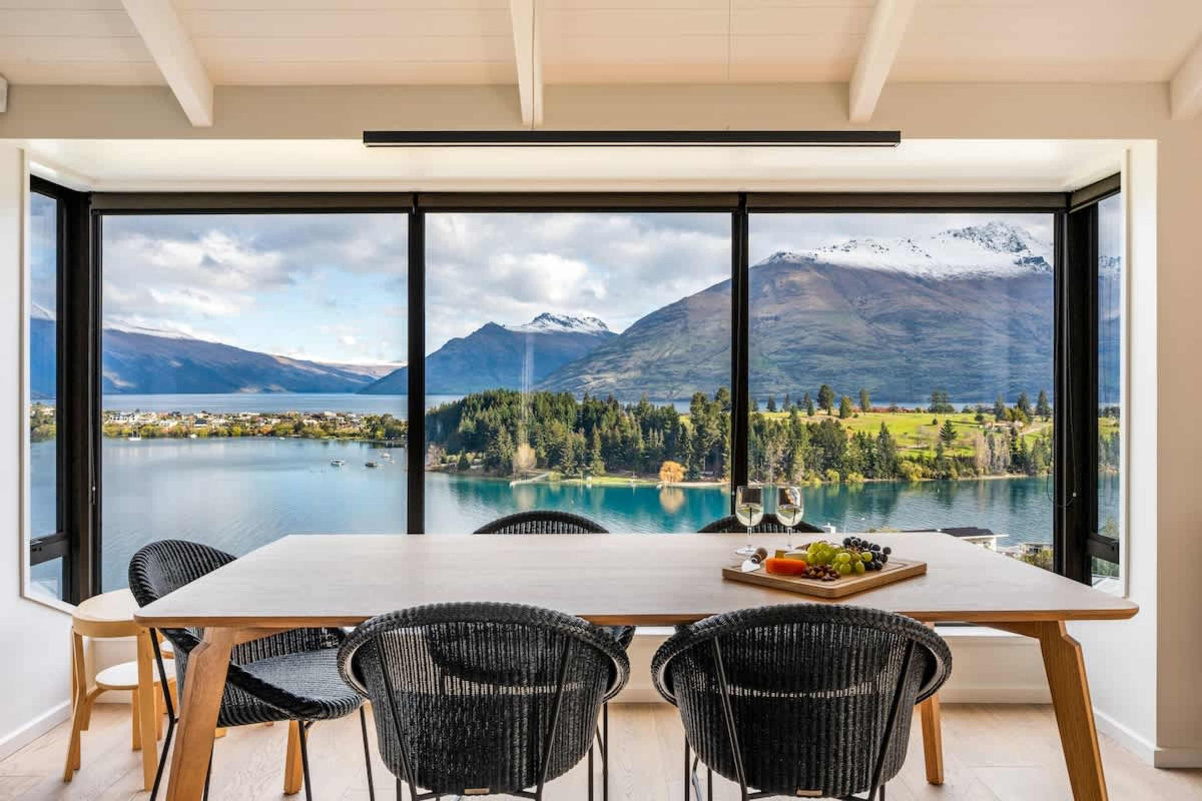 Earnslaw Terrace Luxury Villa
