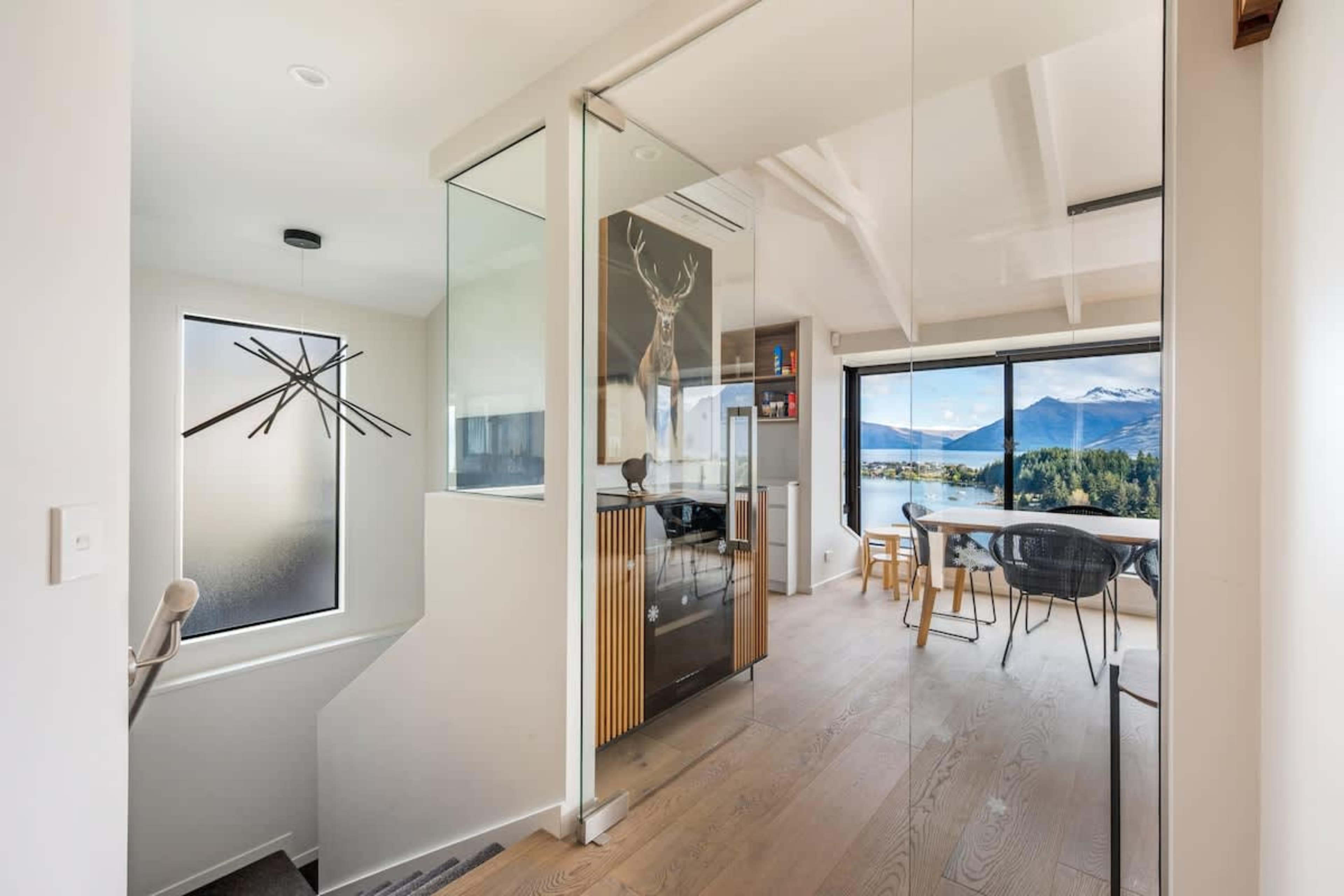 Earnslaw Terrace Luxury Villa