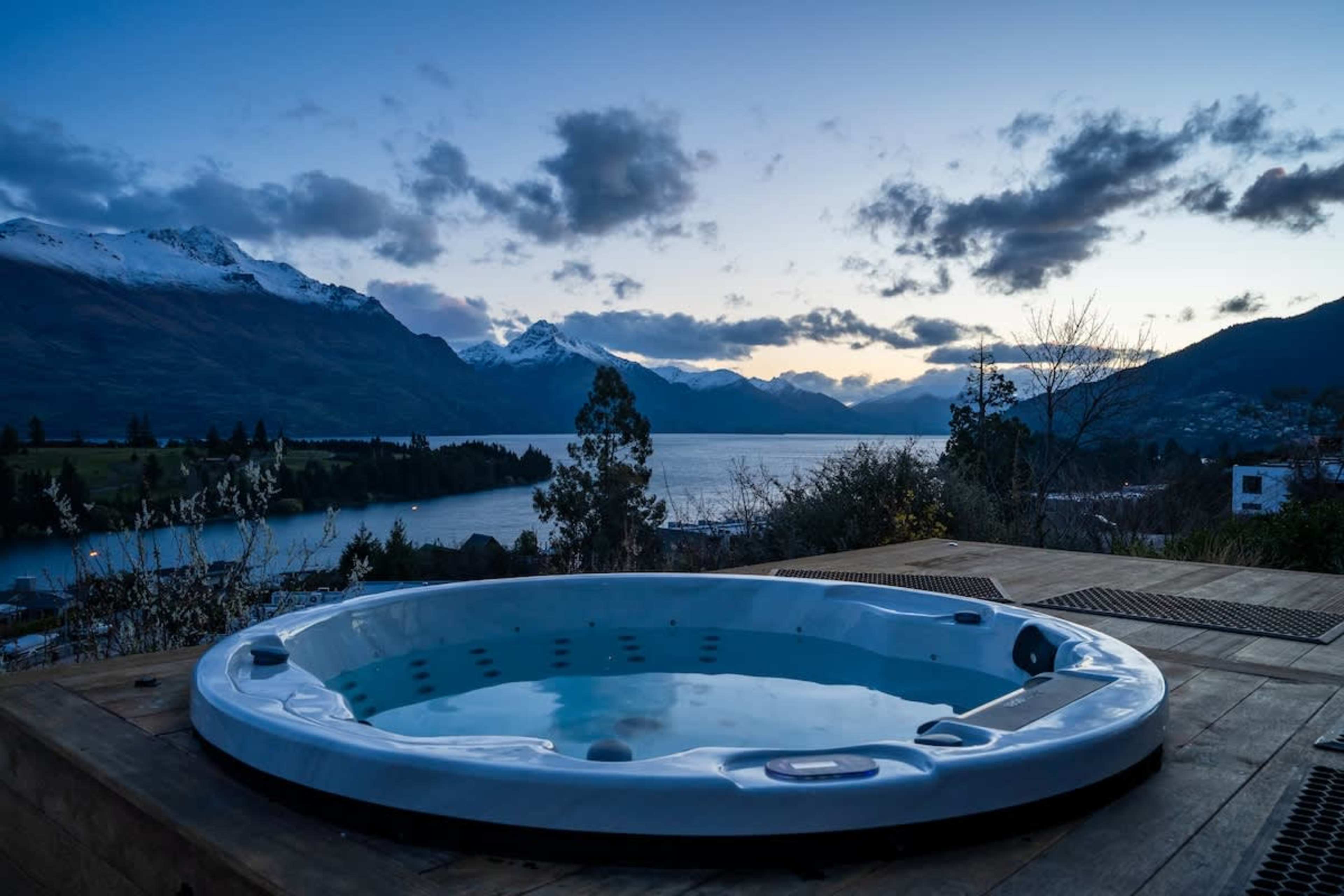 Earnslaw Terrace Luxury Villa