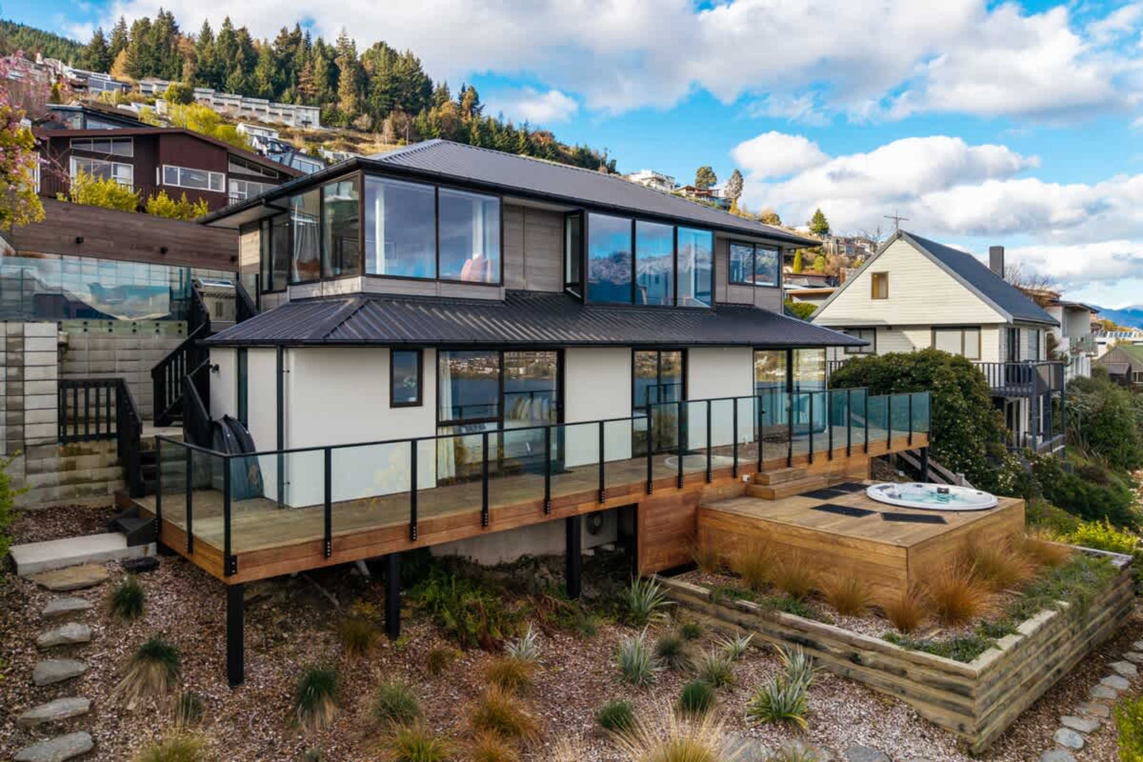 Earnslaw Terrace Luxury Villa