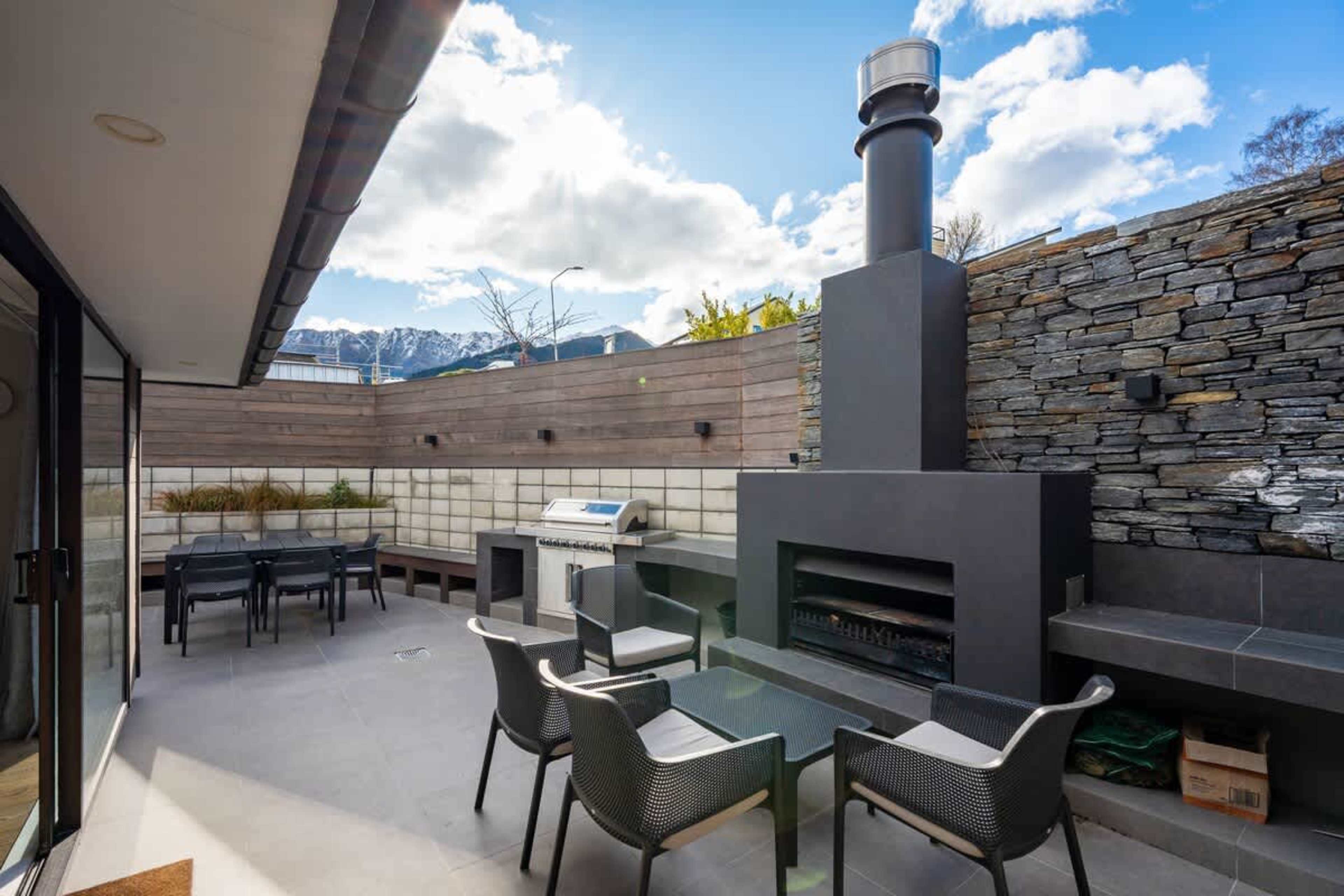 Earnslaw Terrace Luxury Villa