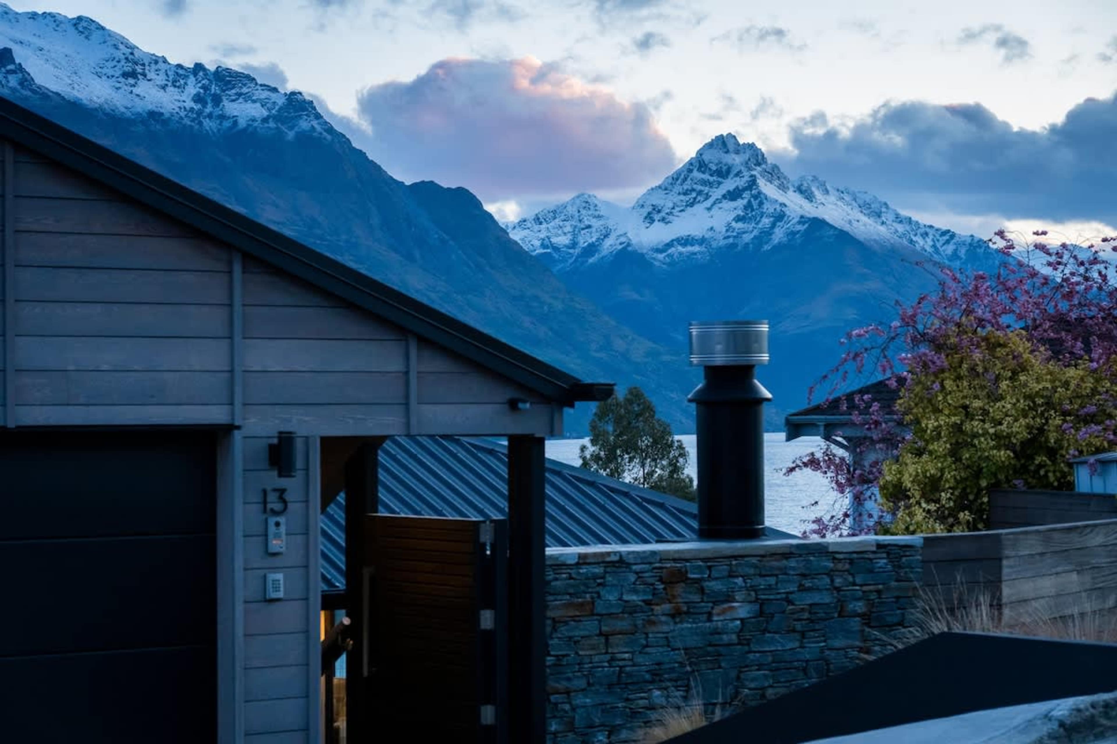 Earnslaw Terrace Luxury Villa