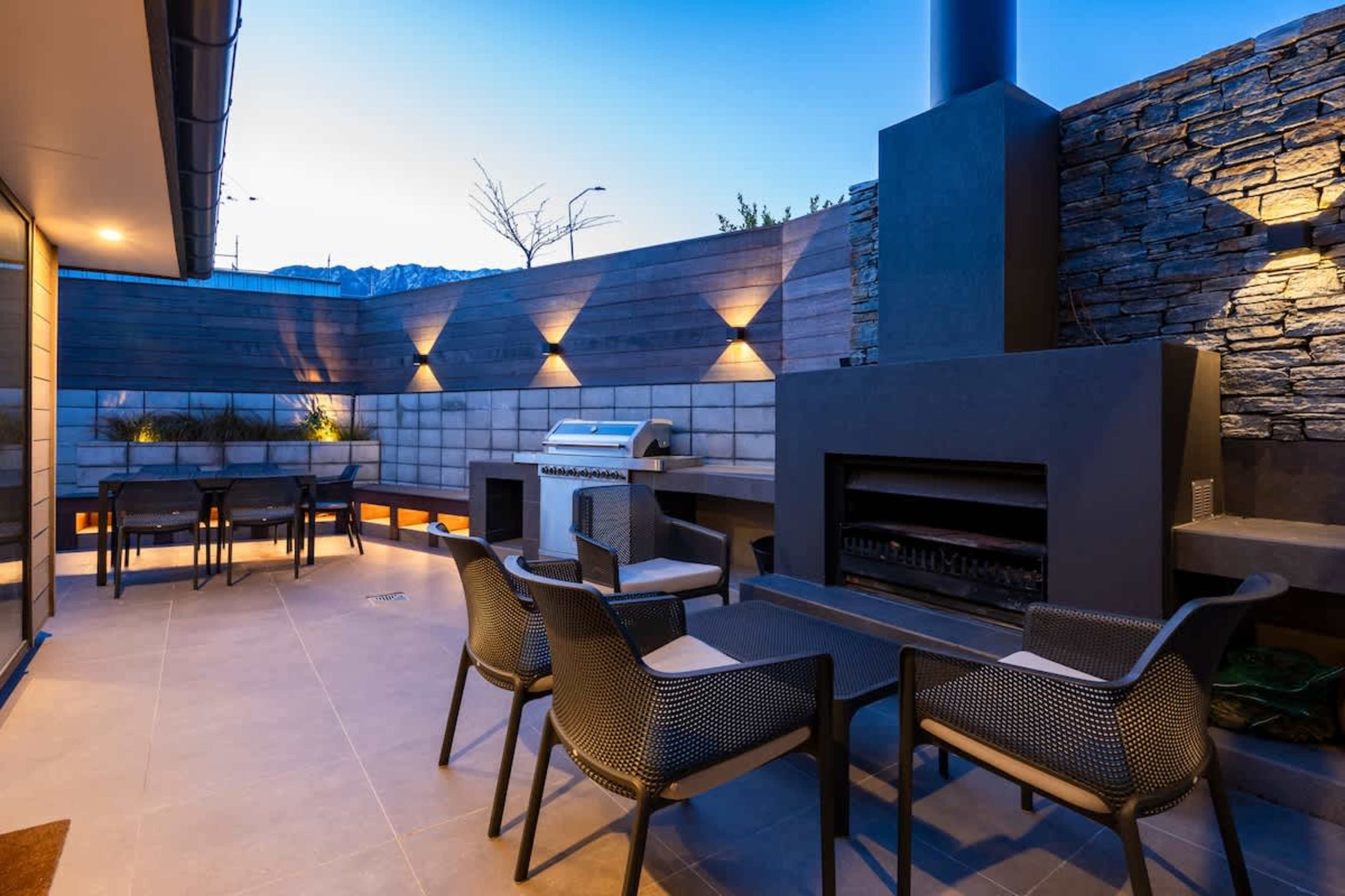 Earnslaw Terrace Luxury Villa