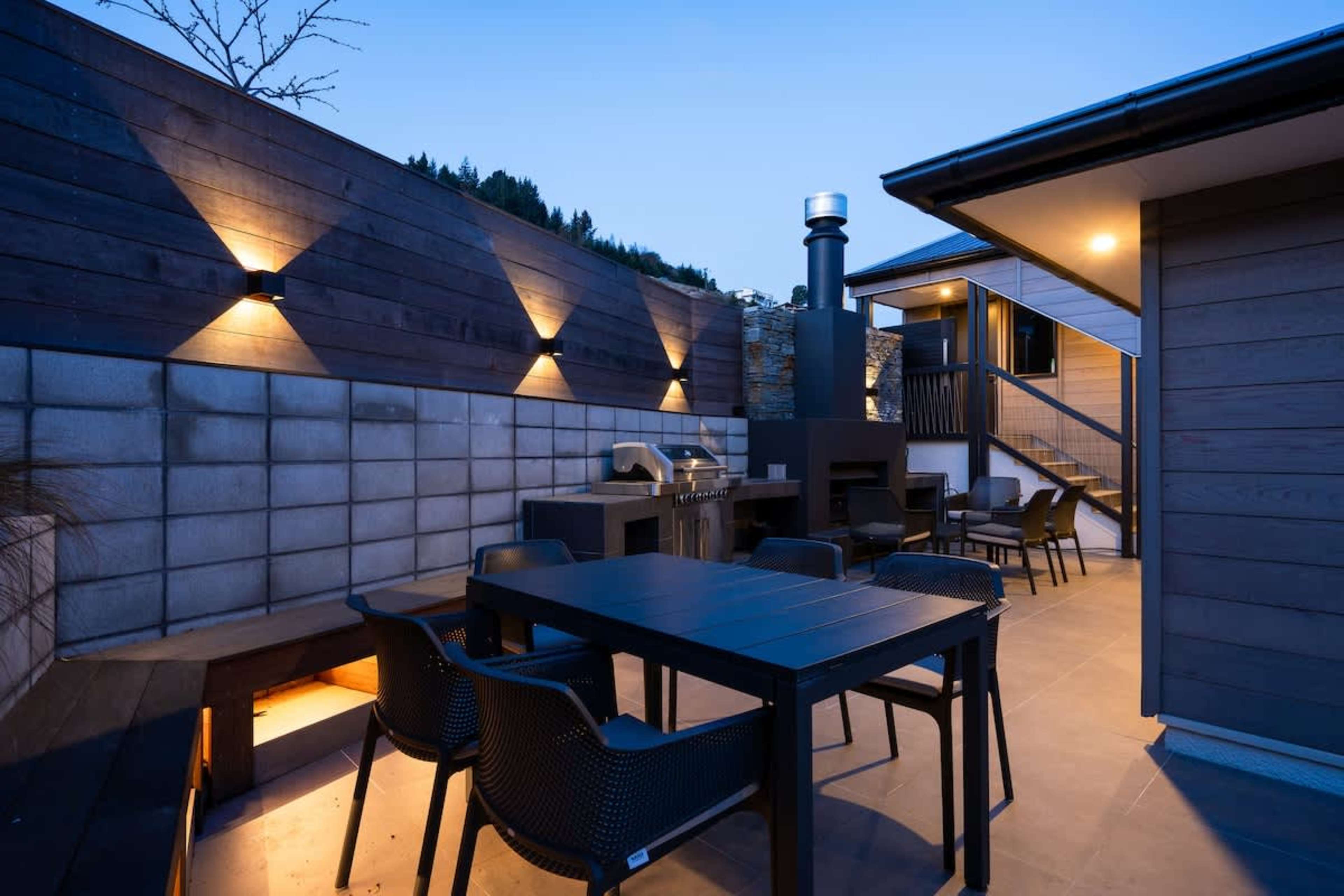 Earnslaw Terrace Luxury Villa