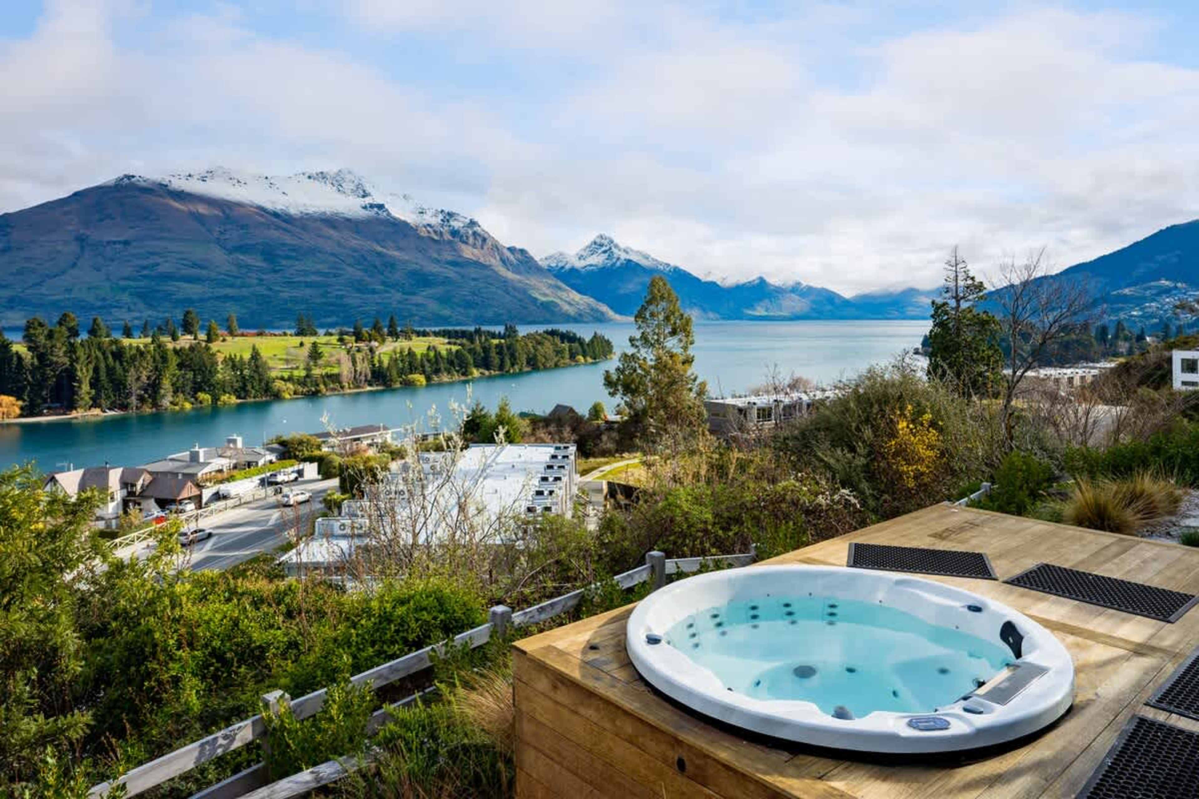 Earnslaw Terrace Luxury Villa