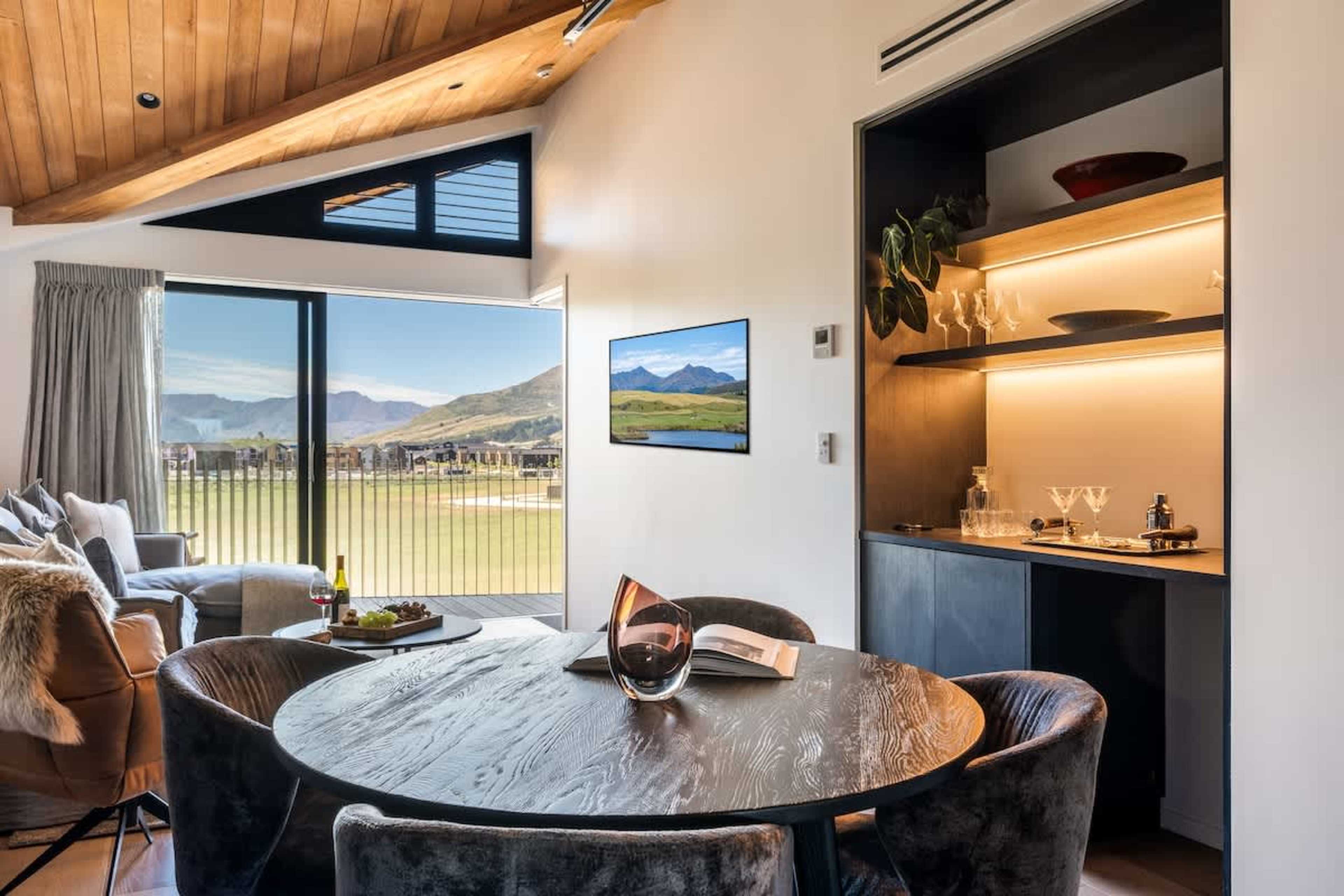 Clubhouse Lane 210