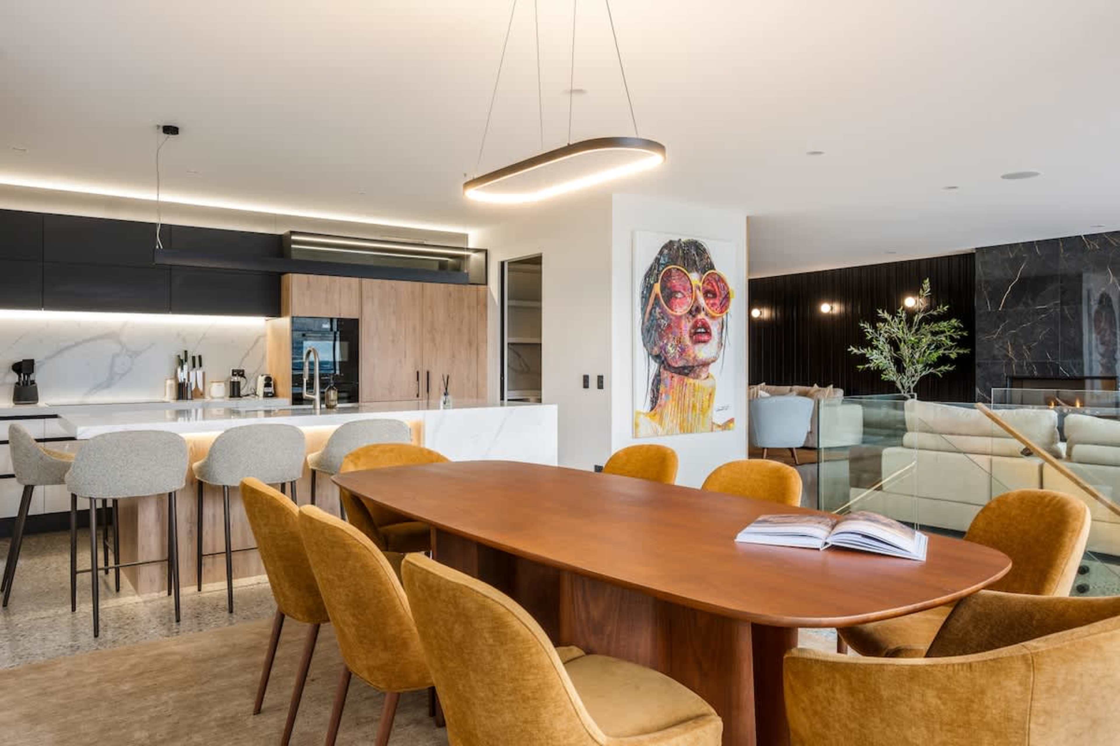 Lake-view dining experience
Enjoy every meal with stunning views of Lake Wakatipu and the surrounding mountains. Large windows fill the space with natural light, creating a bright and inviting atmosphere.