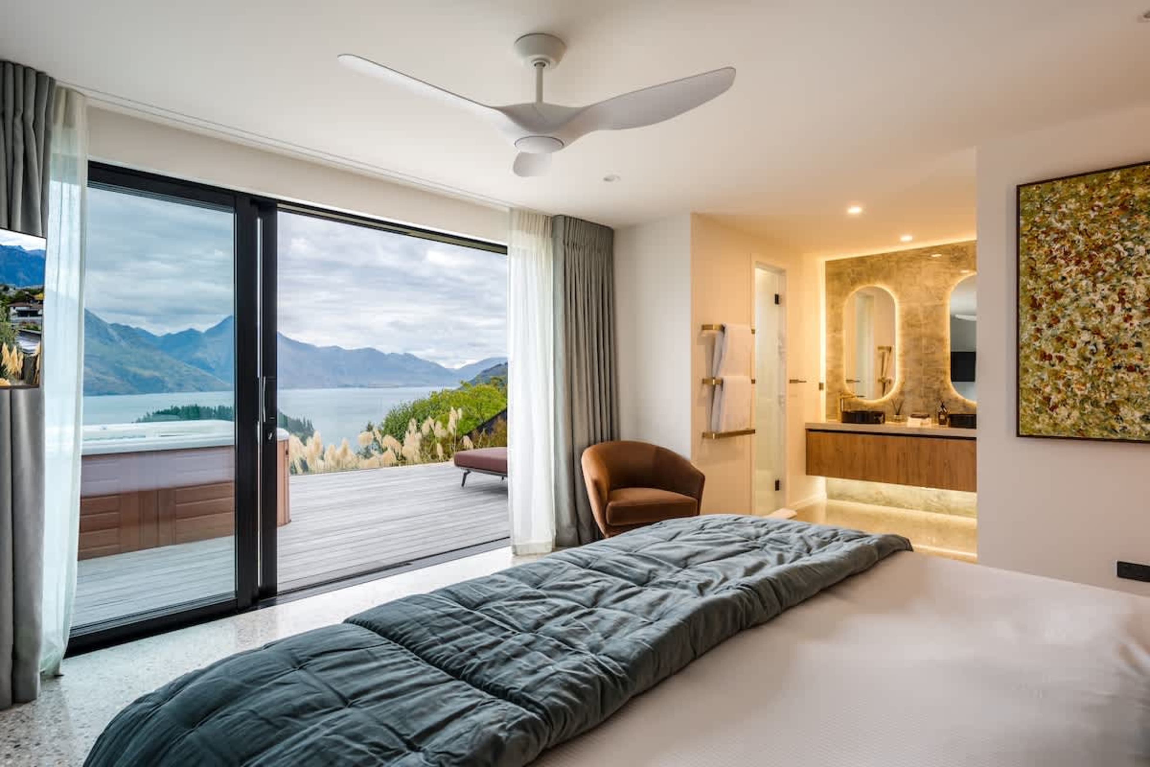 Private ensuite retreat
The master’s ensuite is a sanctuary of modern design, complete with high-end finishes and spa-like features. Every detail has been curated for comfort, luxury, and total relaxation.