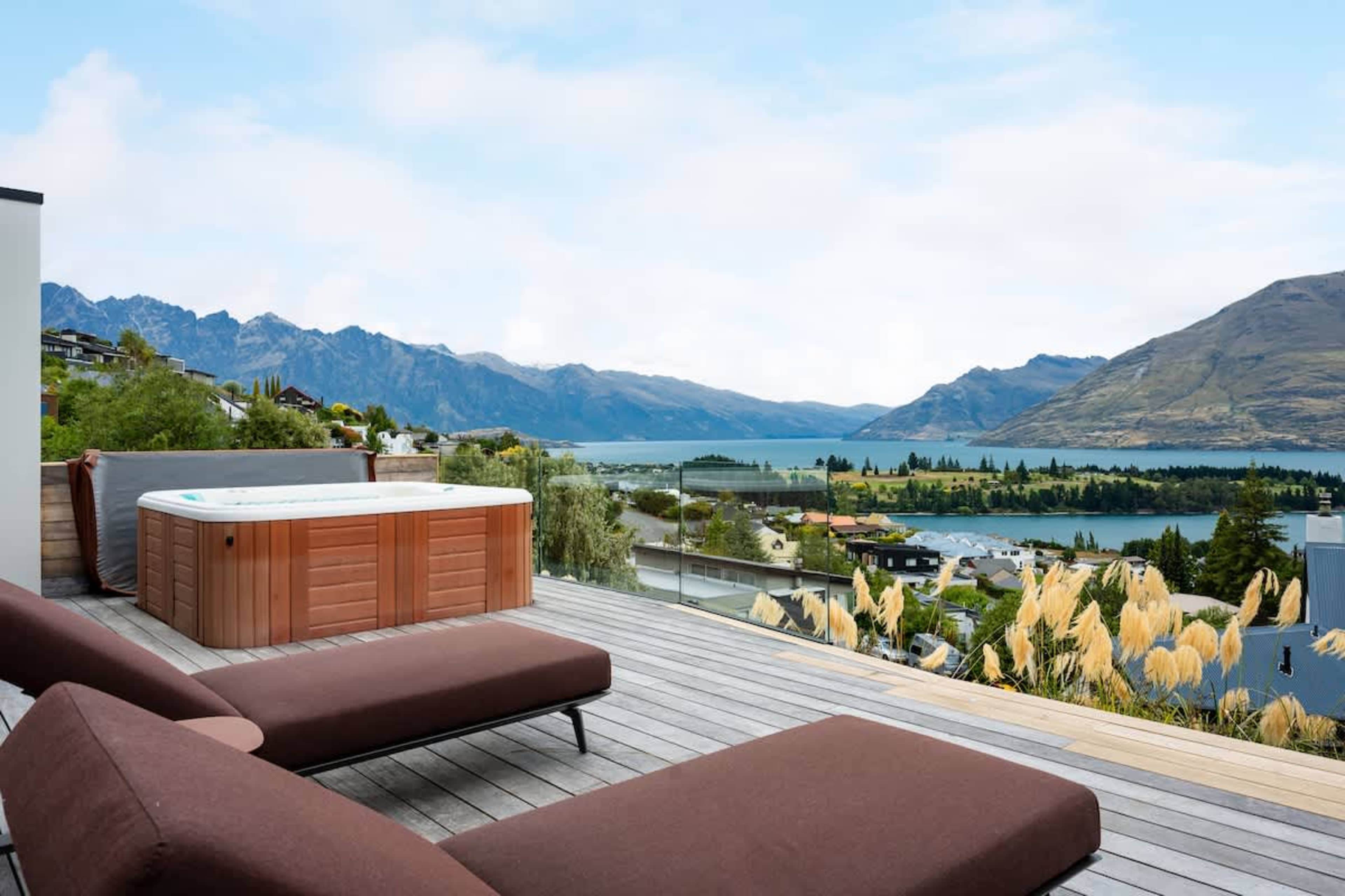 Solara Lodge
