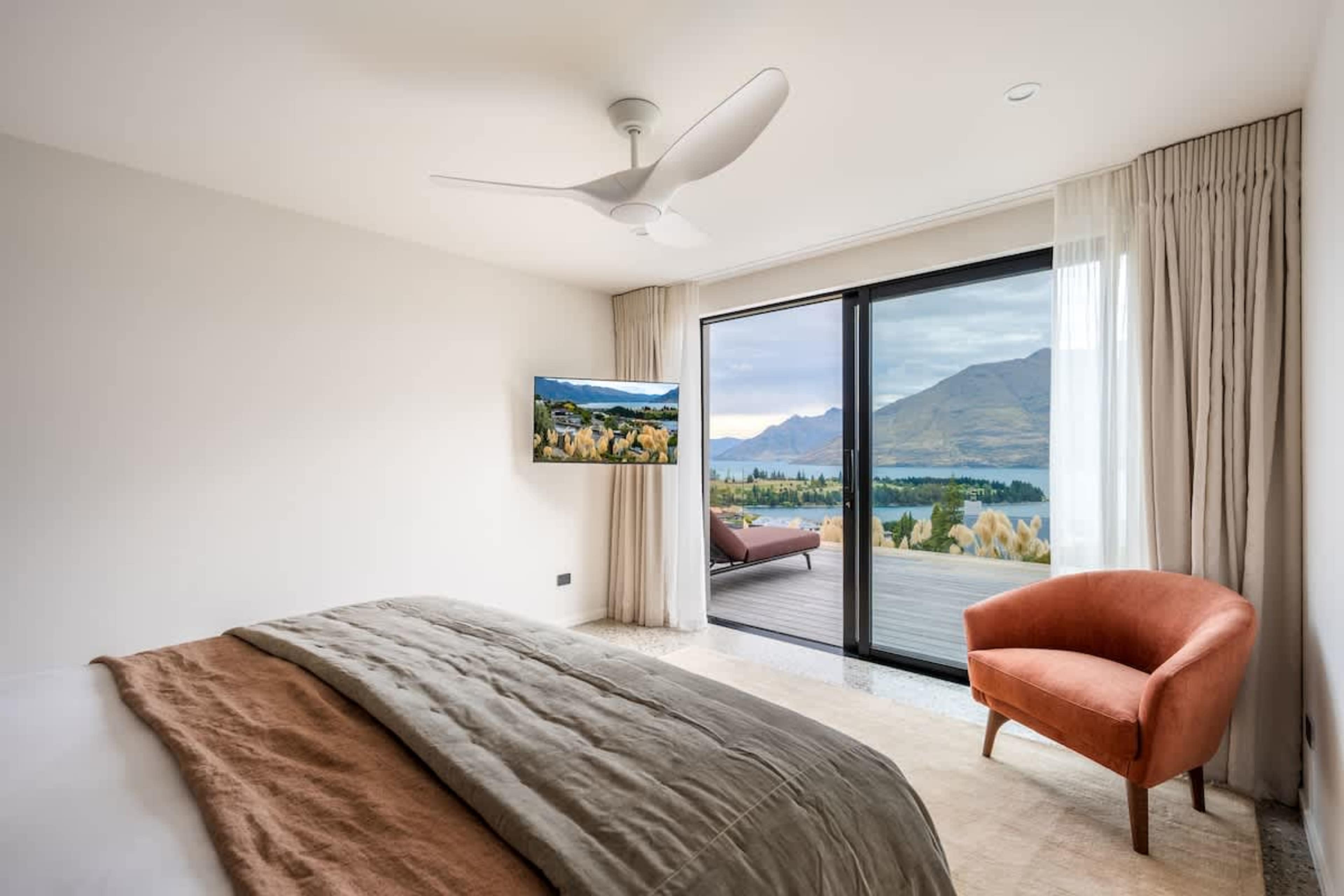 Luxury private ensuite
This beautifully appointed bedroom features a private ensuite with modern fixtures and a spa-like feel. Soft textures and elegant décor create a serene retreat for rest and relaxation.