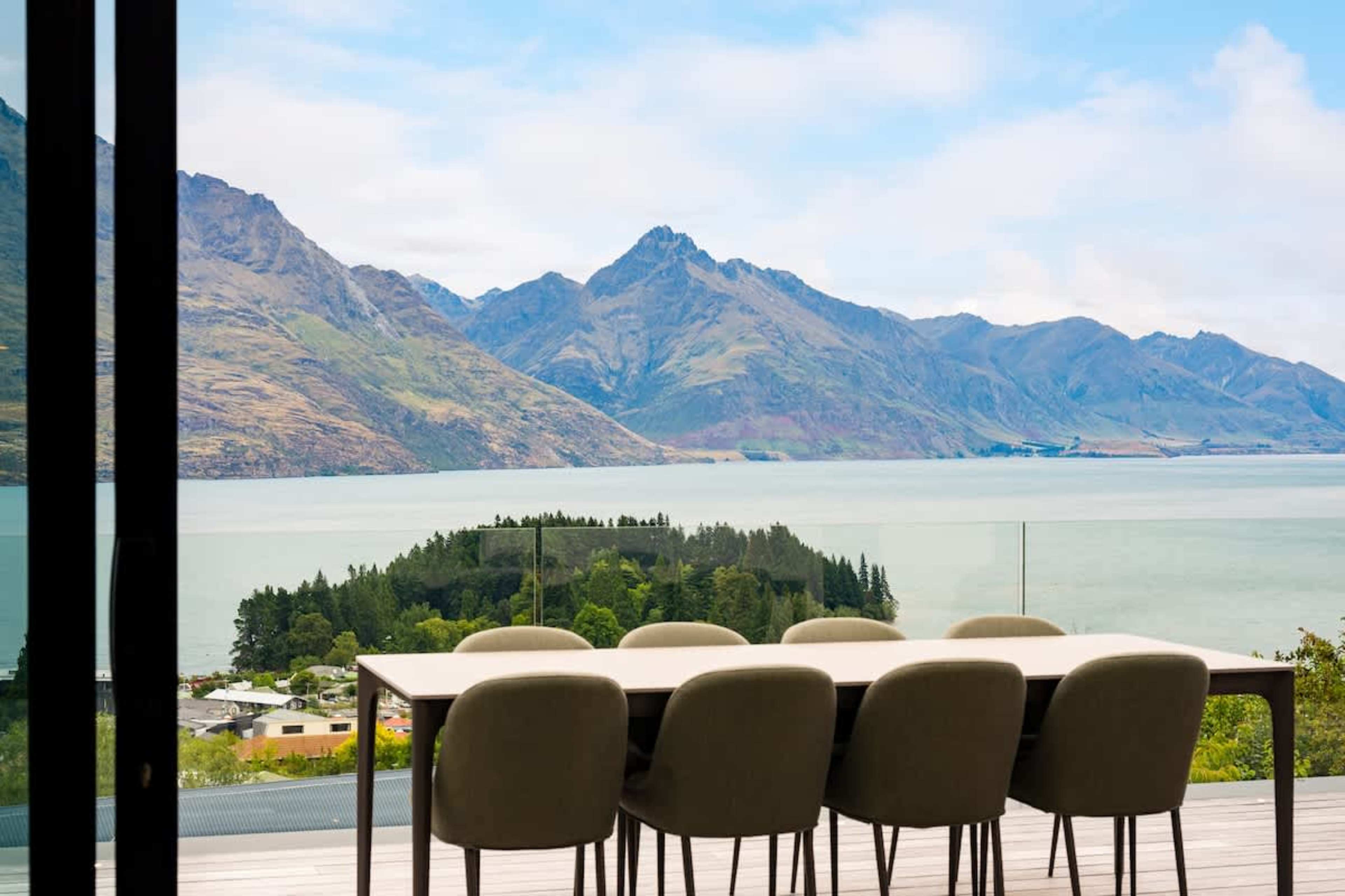 Solara Lodge