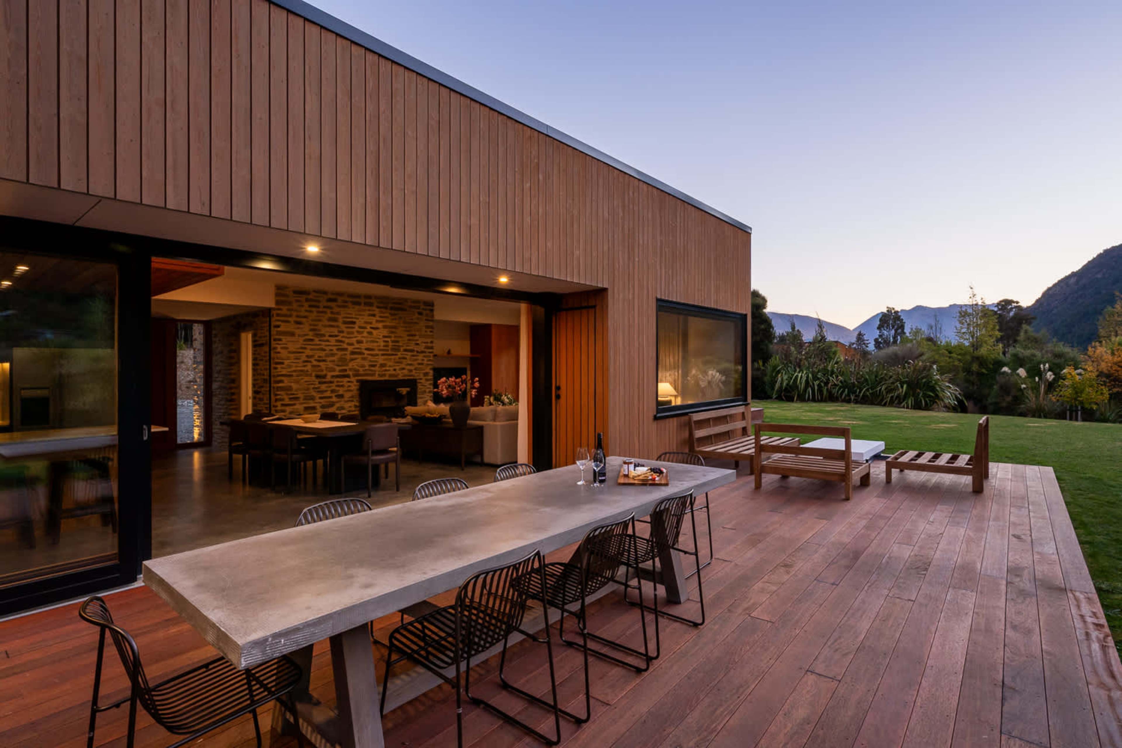 Outdoor dining and lounge seating