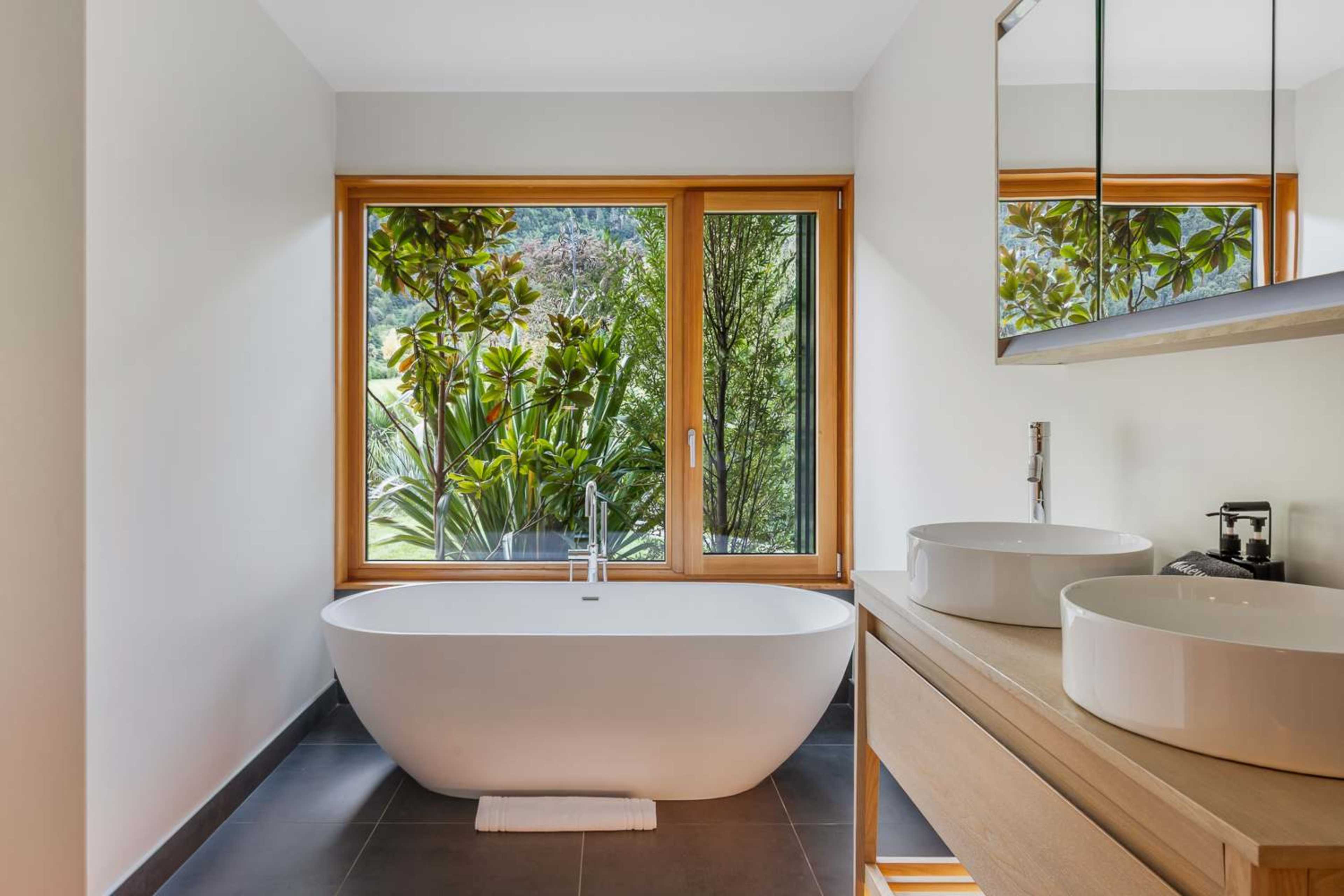 Bath tub with great views