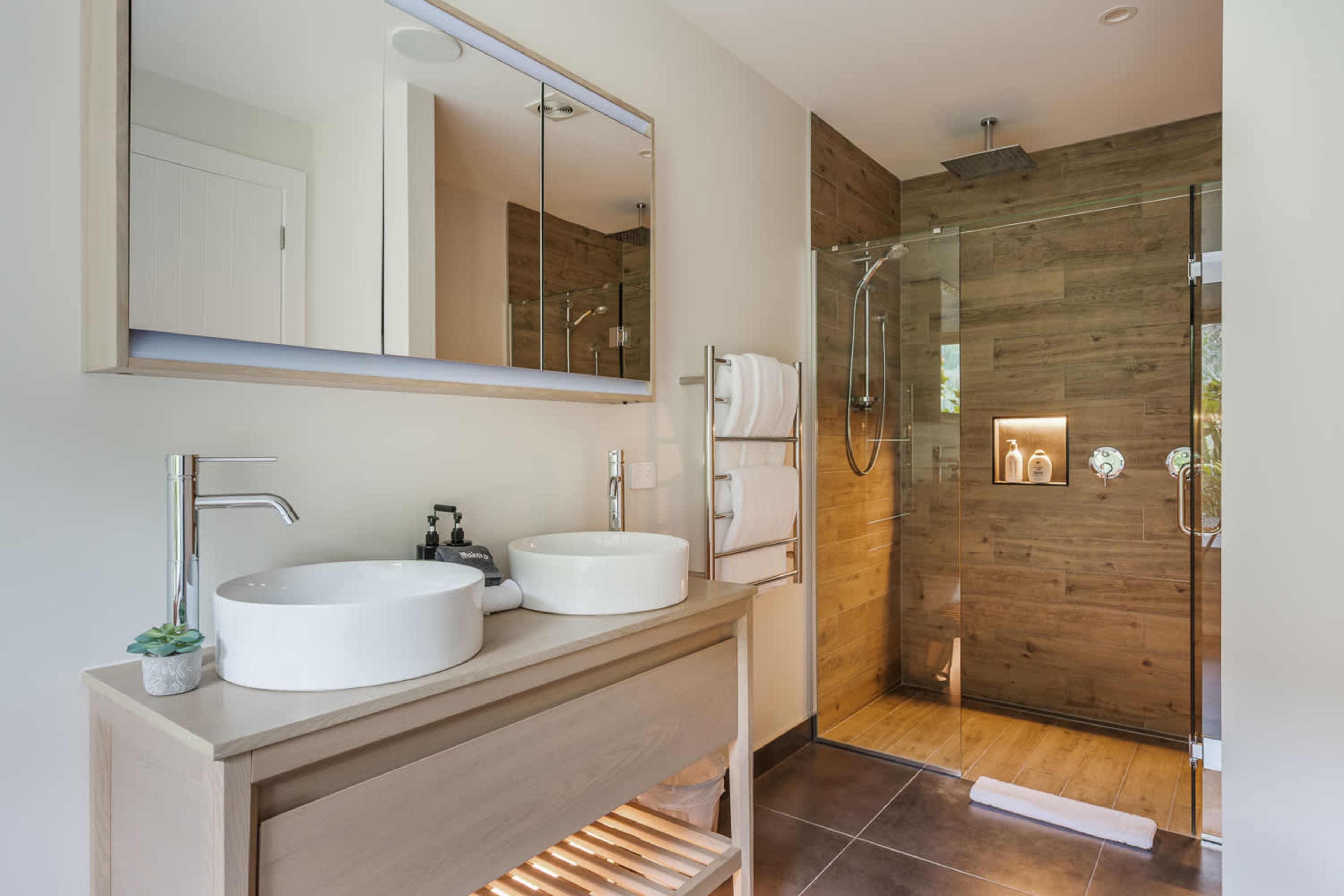 Shower and double sink