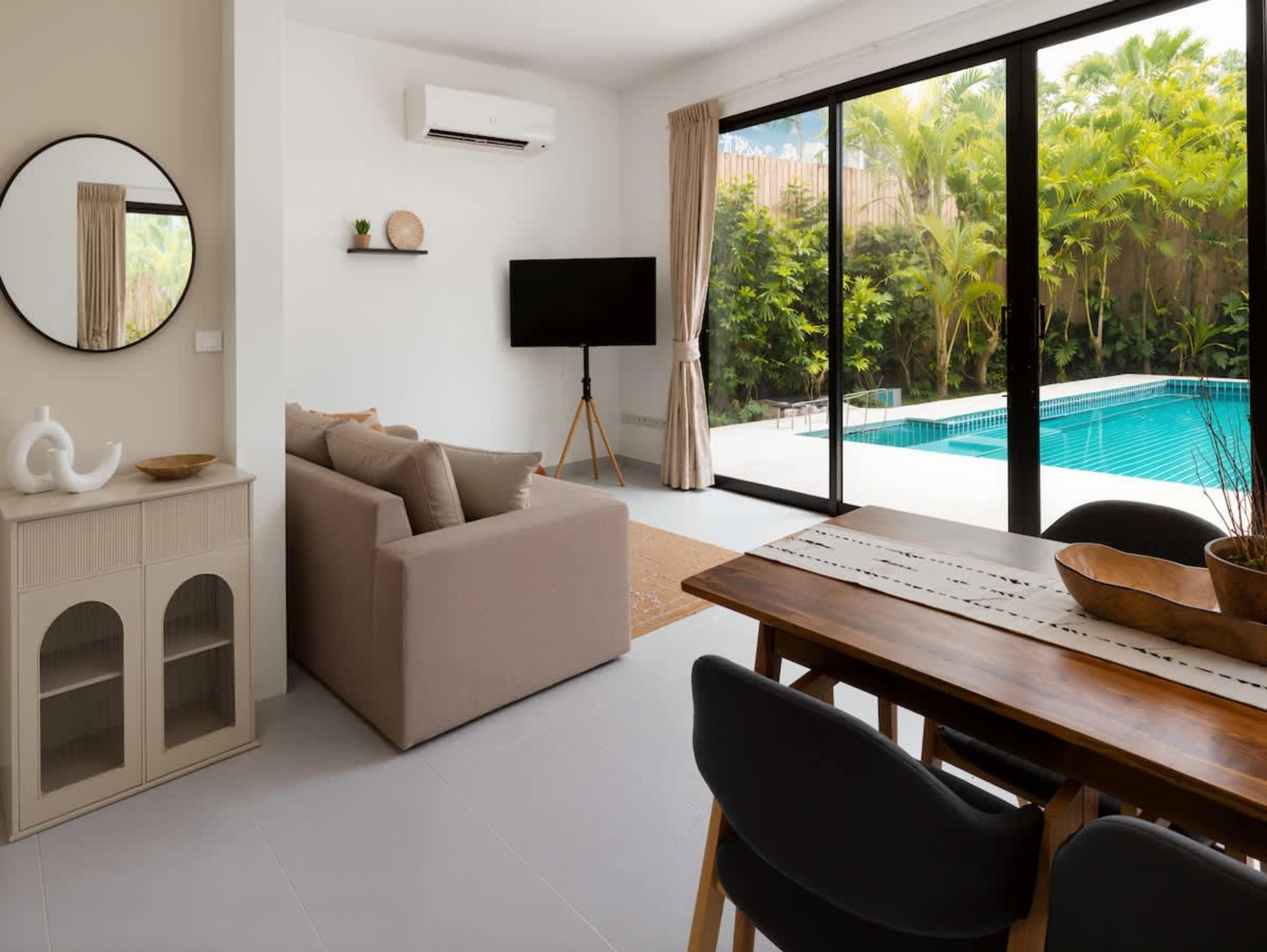 Beachside Villa - Image 3