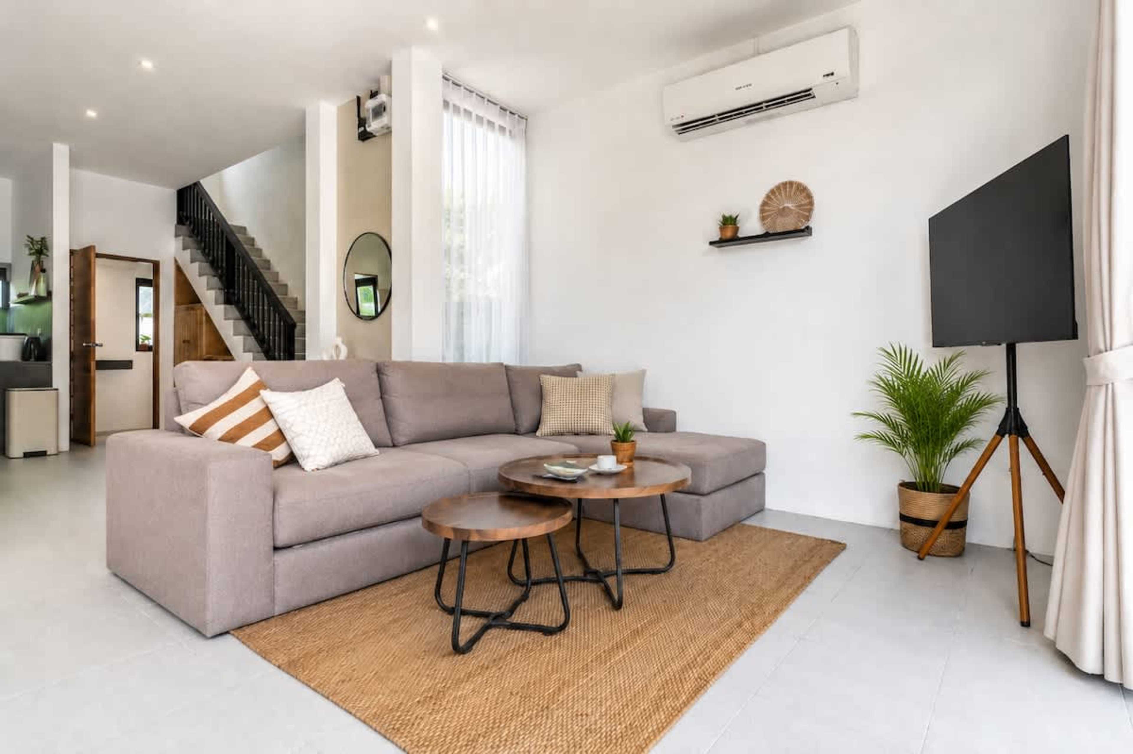 Beachside Villa - Image 11