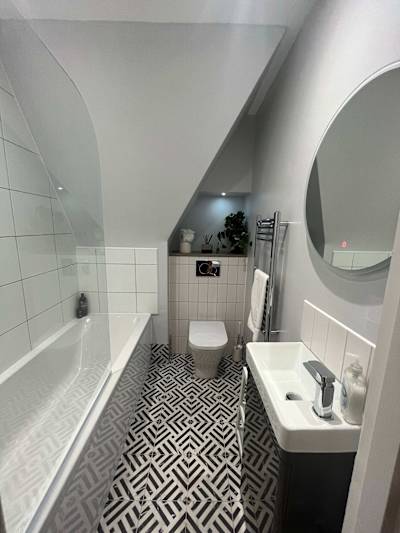 *NEW* Contemporary 2 bed, free parking - Photo 5