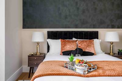 Brand New Luxurious Haven With Garden - Photo 2