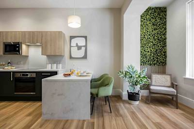 Brand New Luxurious Haven With Garden