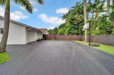 Driveway with Basketball hoop