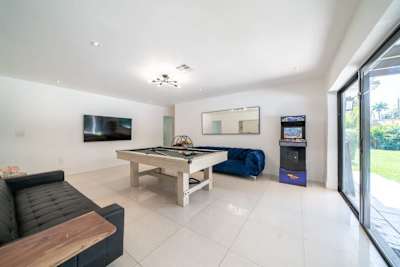 Billiard table with Arcade