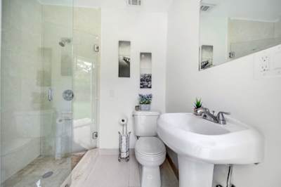 Fifth bathroom