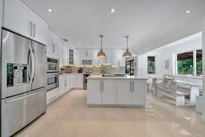 Gourmet kitchen