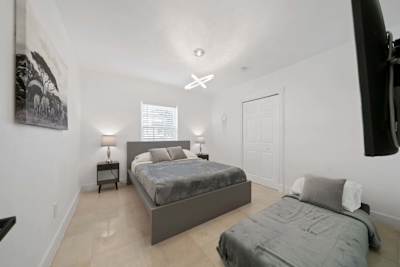 With extra bed unfolded
