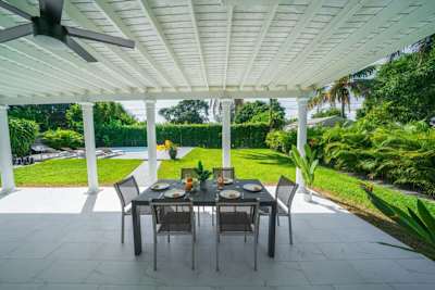 Enjoy outdoor lunches