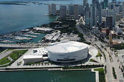 15 minutes to downtown Miami
