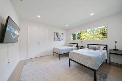 Third bedroom with two twin size beds