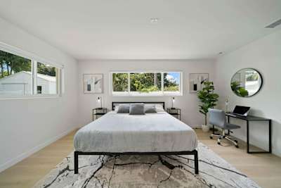 With tempur pedic king size bed