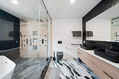 In suite master bathroom