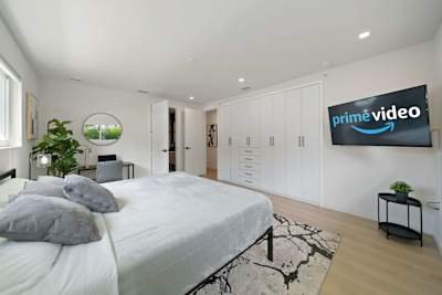 All bedrooms have smart tvs