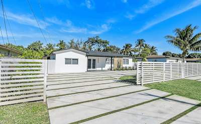 Privacy Gate and private entrance
