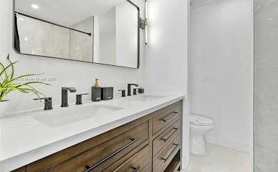 Master Bathroom double vanity