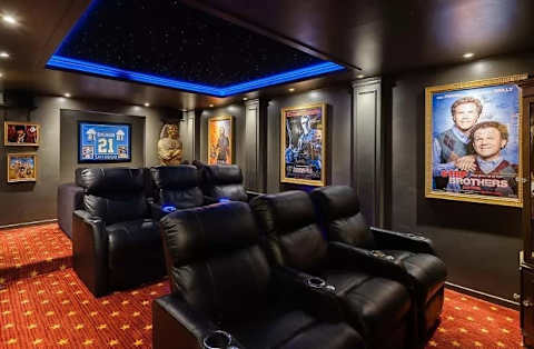 Mountaintop Estate: Pool-Hot Tub-Theatre-Tiki Bar - 3