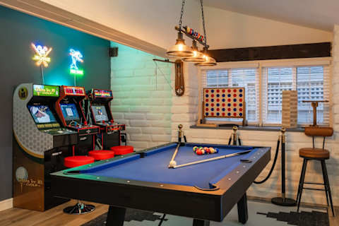 Fun-Filled Family Retreat | 6 Queens & Spa - 2