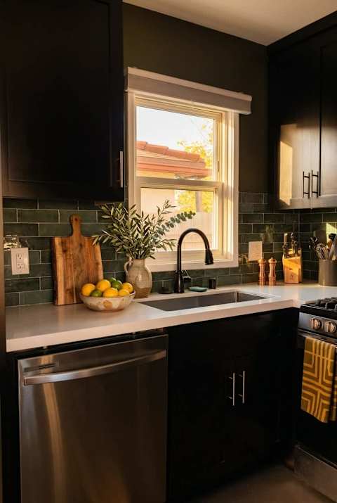 Quiet 1BR for Two, 2 Blocks to Adams Ave - 3