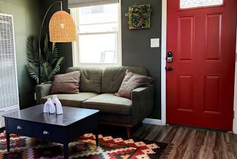 Quiet 1BR for Two, 2 Blocks to Adams Ave - 5