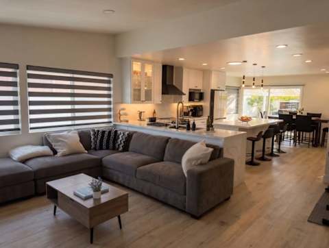 Mira Mesa 4BR: Backyard Cinema, Grills, Pets OK - 2