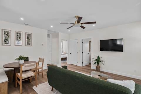2 Bedrooms | Walkable | Updated | DT South Park - 2