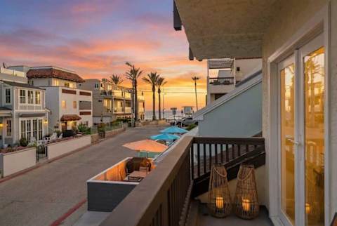 Steps from beach, Newly Renovated! - 4