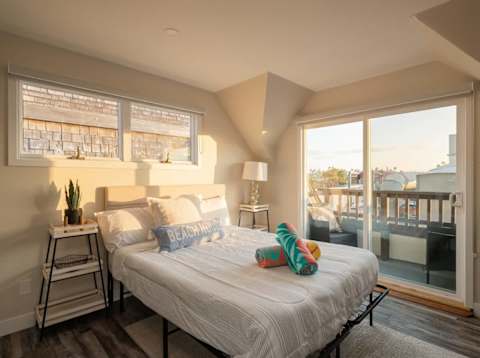 Steps from beach, Newly Renovated! - 3