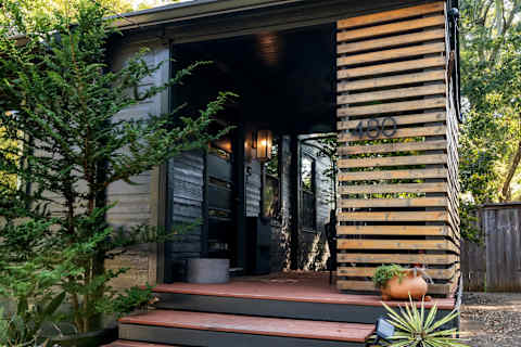 Charcoal Cottage: Front Porch, photo 3 of 24