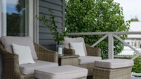 Lakeside Suite 3 + Lakeside Retreat + Spa Bath