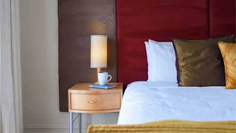 Lakeside Suite 3 + Lakeside Retreat + Spa Bath